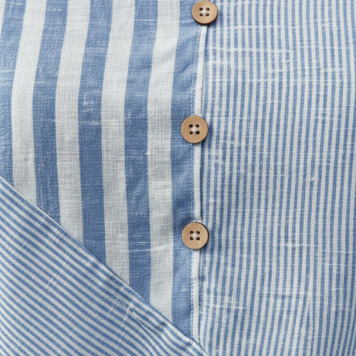 Blusa Henley de rayas con manga corta asimétrica para mujer