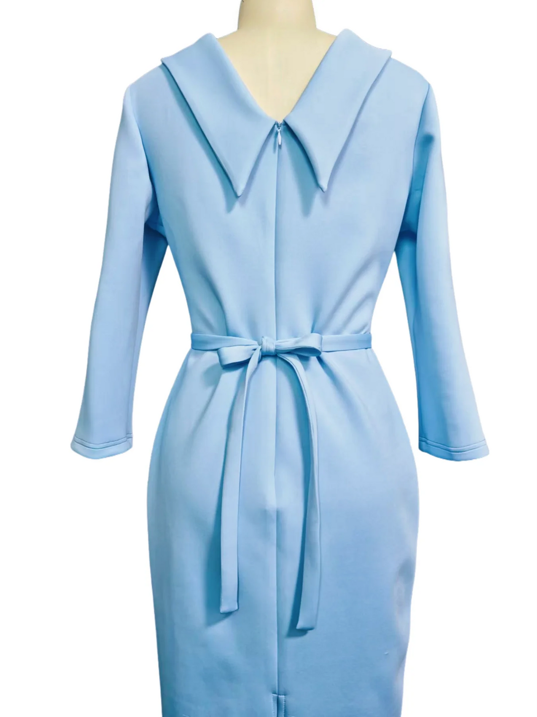 Robe midi femme col à revers dos en V ceinturée manches mi-longues coupe régulière – Occasion professionnelle