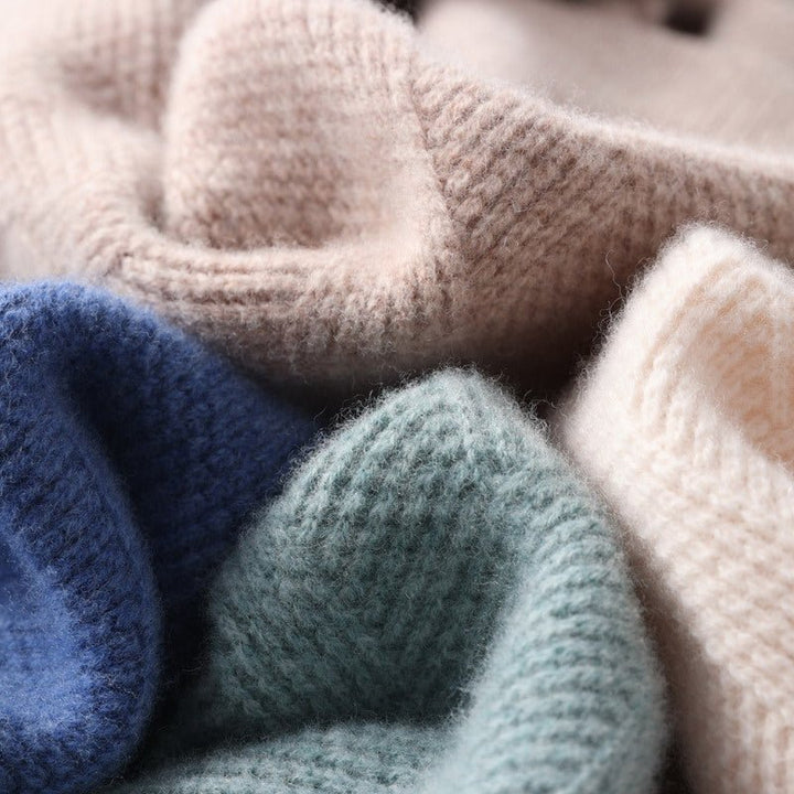Men's Diamond Knit Crewneck Sweater | Ribbed Hem Angle