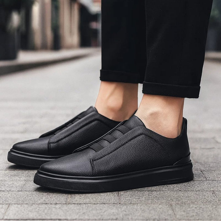 Men's Elastic Strap Leather Sneakers | Classic Fit Close Up