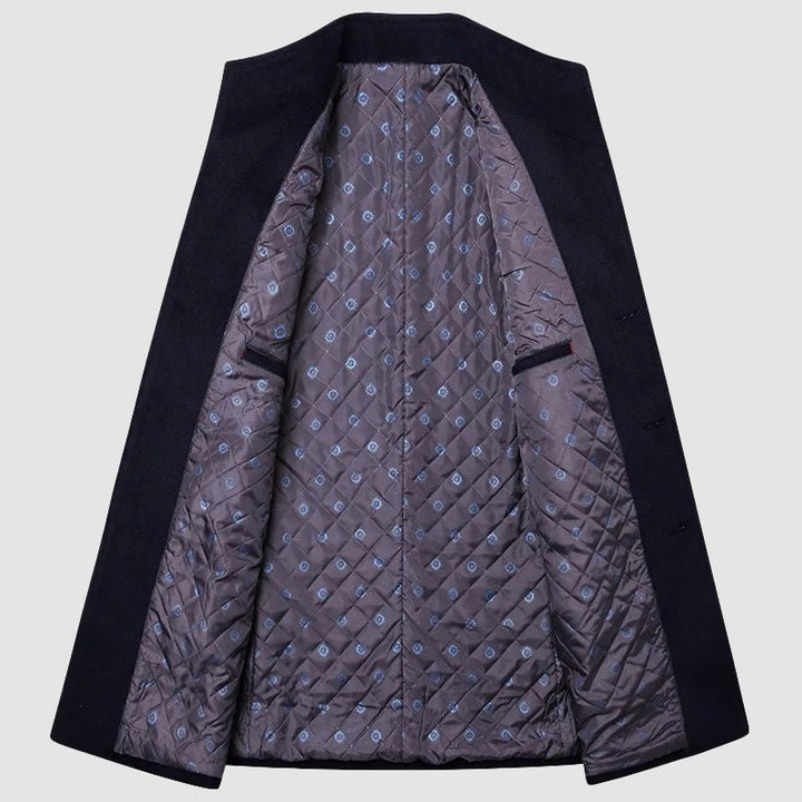 Men's Single-Breasted Heritage Wool Coat | Classic Fit Close Up