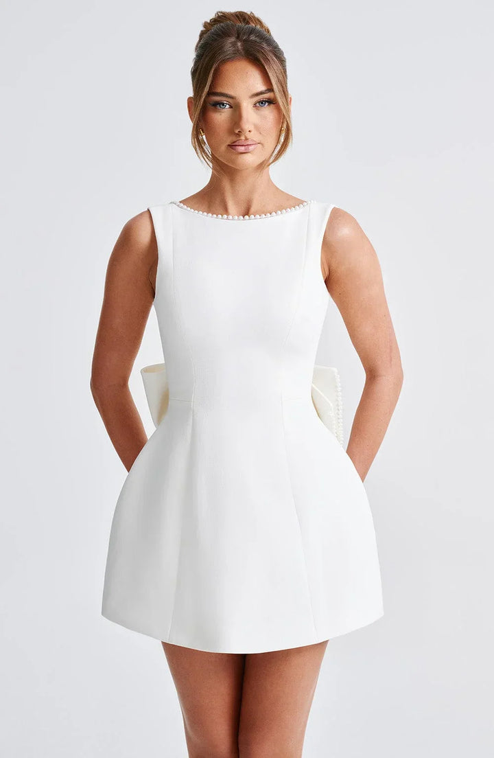 Robe courte femme sans manches avec nœud dans le dos