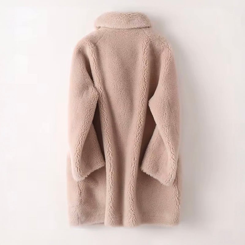 Women's Oversized Shearling Coat | Double-Breasted Lapel Close Up
